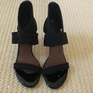 Donald Pliner black sandals